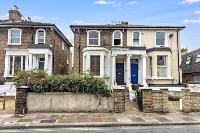 4B Askew Road, London W12 9BH