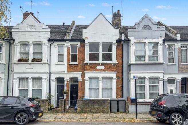 Flat B, 80 Charteris Road, Brent, London NW6 7EX