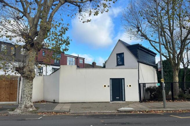 46 Upper Tooting Park, Tooting Bec, London, SW17 7SX