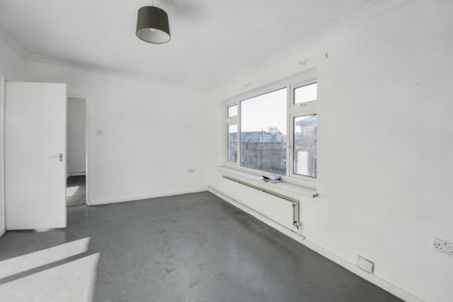 6 Russell Court, St. Neots, Cambridgeshire PE19 1AZ