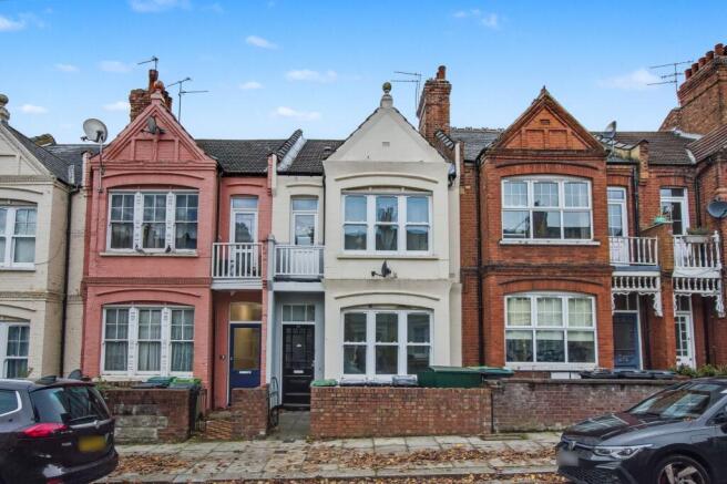 Flat A, 42 Rathcoole Gardens, Hornsey, London, N8 9NB