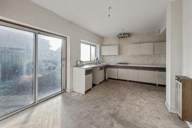 90 Ashurst Drive, Gants Hill, Ilford IG2 6SB