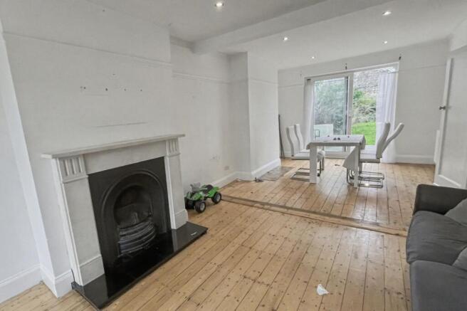 7 Sedgeway, Catford, London, SE6 1JR