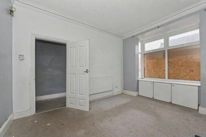 96 Sedgley Road, Woodsetton, Dudley, DY1 4NG