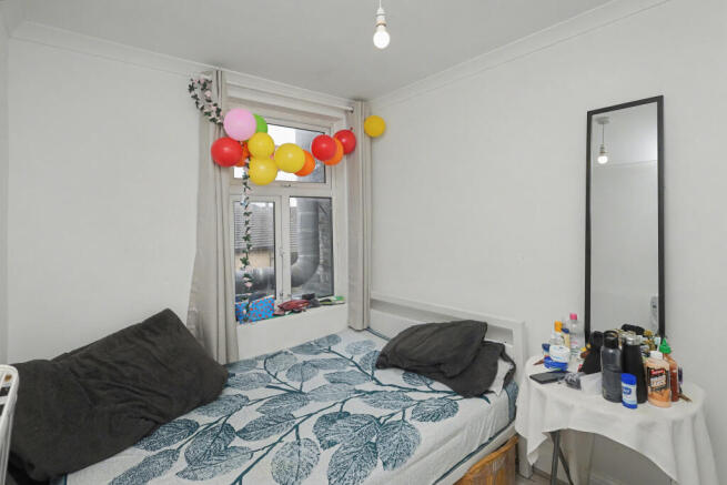 28a Goresbrook Road, Dagenham, Essex, RM9 6UR