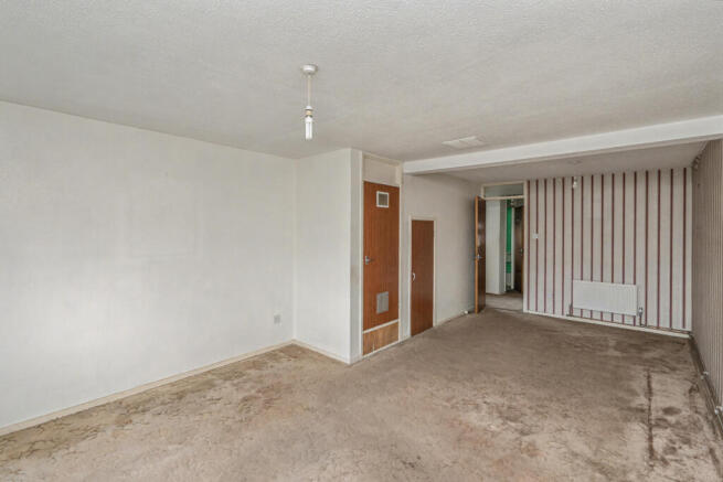 8 Rookwood Avenue, Owlsmoor, GU47 0TW