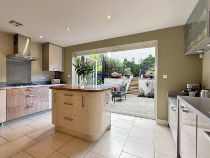 Orleigh Cross, Newton Abbot