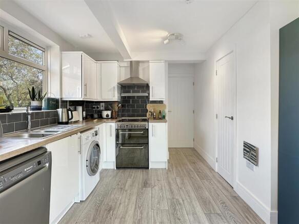Kitchen (2)