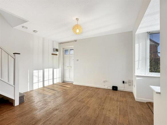 Living / Dining Room (2)