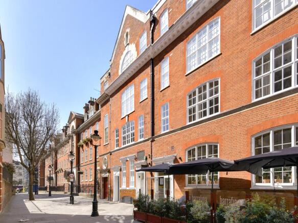 Broad Court