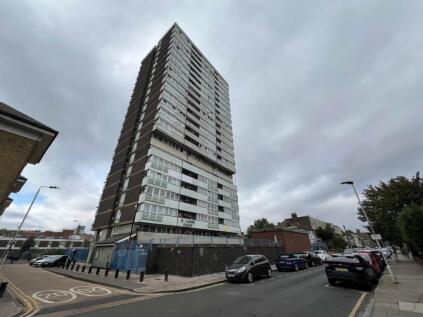 College Point, Wolffe Gardens, Stratford