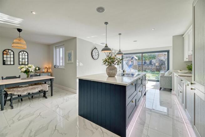 Kitchen/Dining