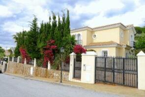 Photo of AN AMAZING OPPORTUNITY FOR SOMEONE TO GRAB THIS STUNNING 3 BEDROOM, 3 BATHROOM BARGAIN VILLA IN MIJAS PUEBLO.