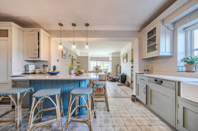 1287638-20-68277db63e53f-ARW1287638-20-68277db63e5