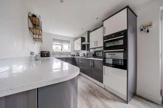 1395691-15-695f8a198b723