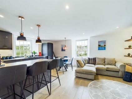 24 Duncombe Street, Kingsbridge