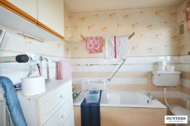 bathroom - 274a preston road.jpg