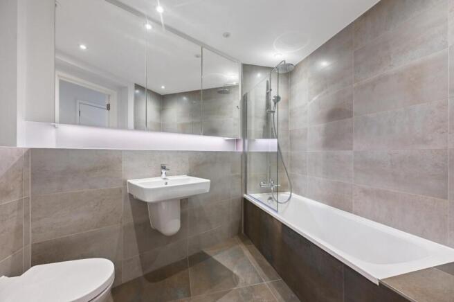 Wrealty - Flat 26, Bejoux Court - Bathroom3 (1).JP