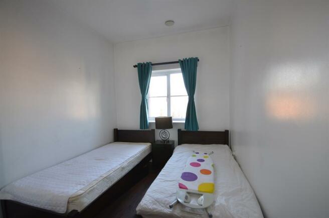 3 Bedroom Flat To Rent In Kenton Road Flat 9 Bowles Ct