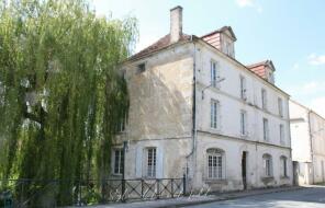 Photo of Poitou-Charentes, Charente, Barbezieux-St-Hilaire