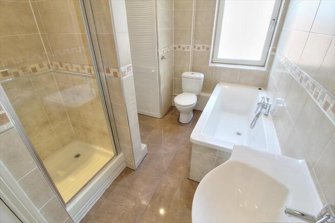 Bathroom 2.jpg