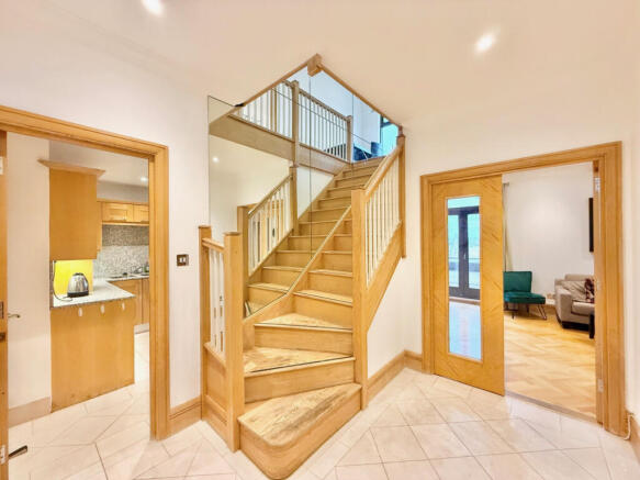 2 Bedroom Flat for Sale