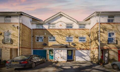 Ladys Close, Watford, Hertfordshire, WD18