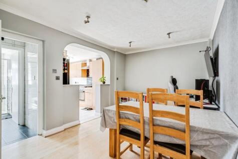 Queens Drive, Swindon, Wiltshire, SN3