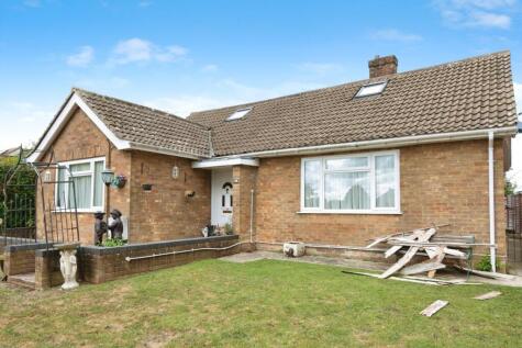 Caernarvon Walk, Swindon, Wiltshire, SN3