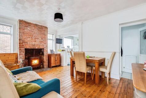 Dores Road, SWINDON, Wiltshire, SN2