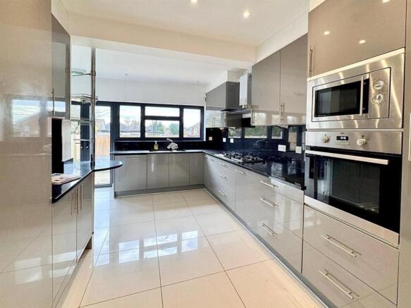 WhatsApp Image 2025-11-04 at 12.57.33_7eb233f7.jpg