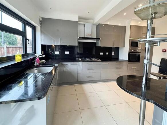 WhatsApp Image 2025-11-04 at 12.57.34_f98ecdce.jpg