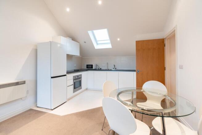 Flat 5 100 Crescent Road-01316