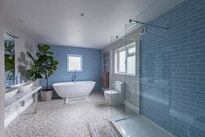 First Floor Bathroom 