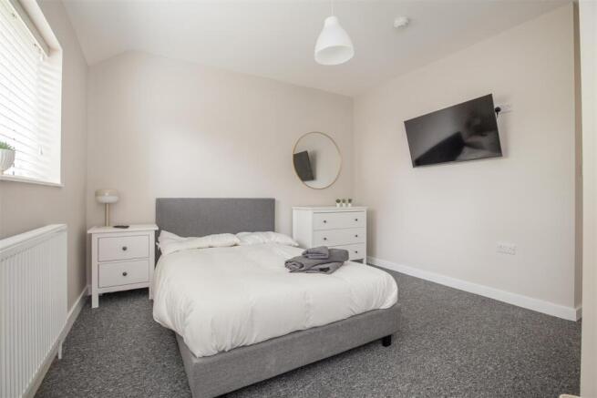 bed 4.jpg