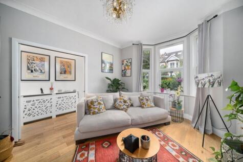 Eridge Road, Bedford Park borders, Chiswick, W4