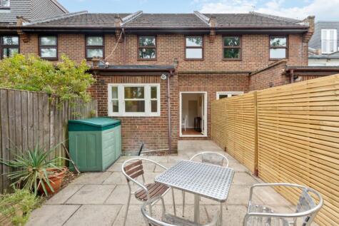 Waldeck Road, Strand on the Green, Chiswick, W4