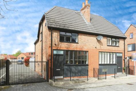 Crown Green Close, Burnage, Manchester, M19