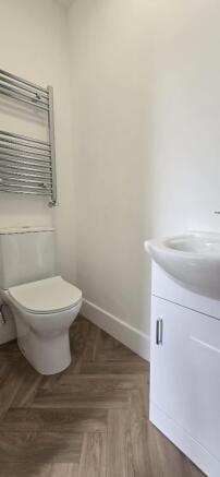 Room 2 ensuite