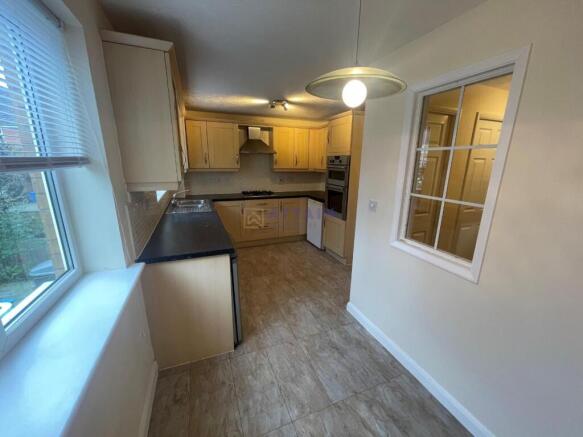 Kitchen far.jpg