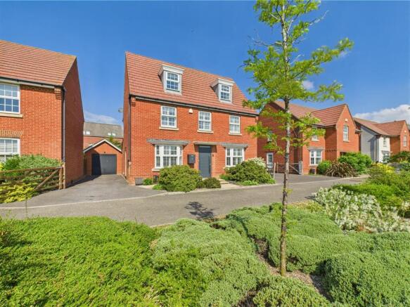 5 bedroom Detached for sale