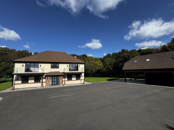 6 bedroom Detached for sale