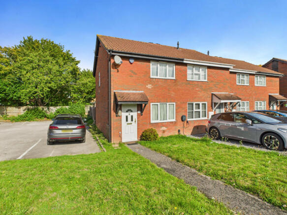 2 bed end terrace to rent Harbourne Gardens, West