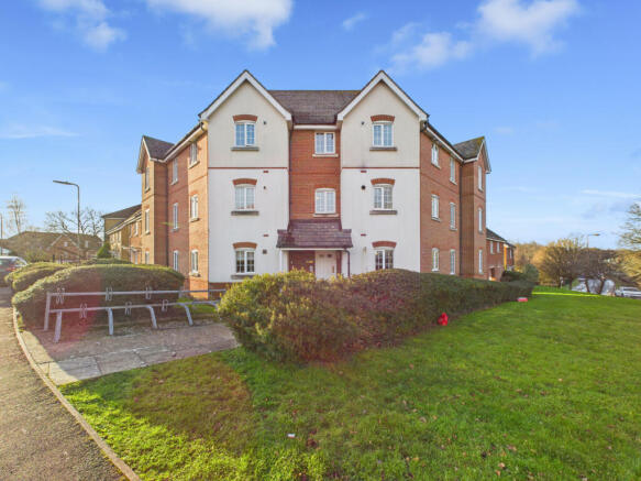 2 bed flat for sale Silver Birch Way, Fareham PO1