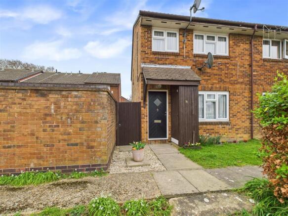 3 bedroom Semi Detached To Let