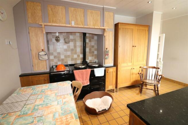 ADDITIONAL RECEPTION ROOM
