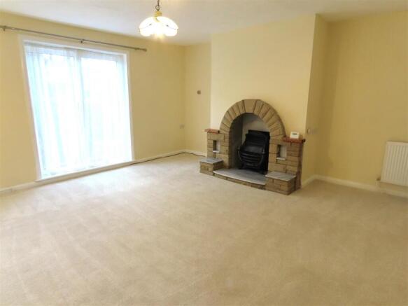 SPACIOUS LOUNGE