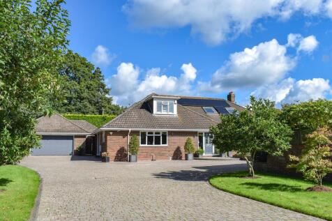 Glen Close, Barton on Sea, New Milton, BH25