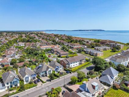 Sea Road, Barton on Sea, New Milton, BH25