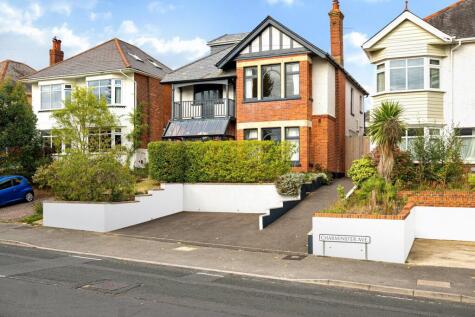 Charminster Avenue, Bournemouth, BH9